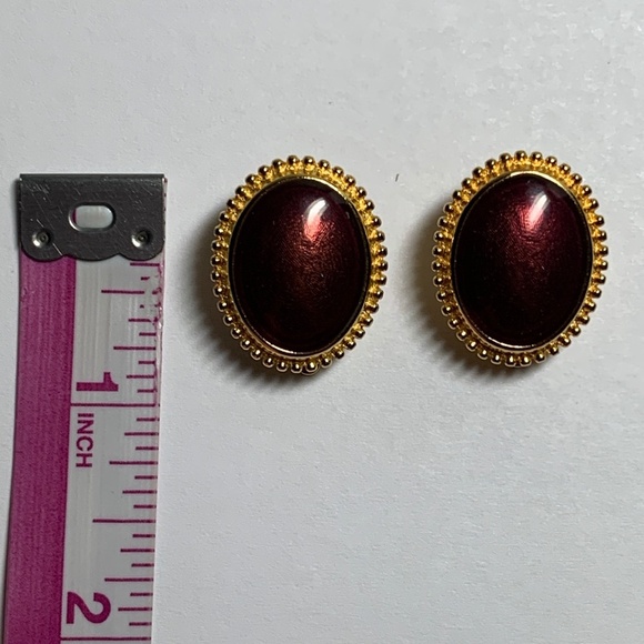 Vintage 1950's Tifari Earrings Wine Gold Tone Oval Clip On 1 inch Jewelry - Picture 6 of 8